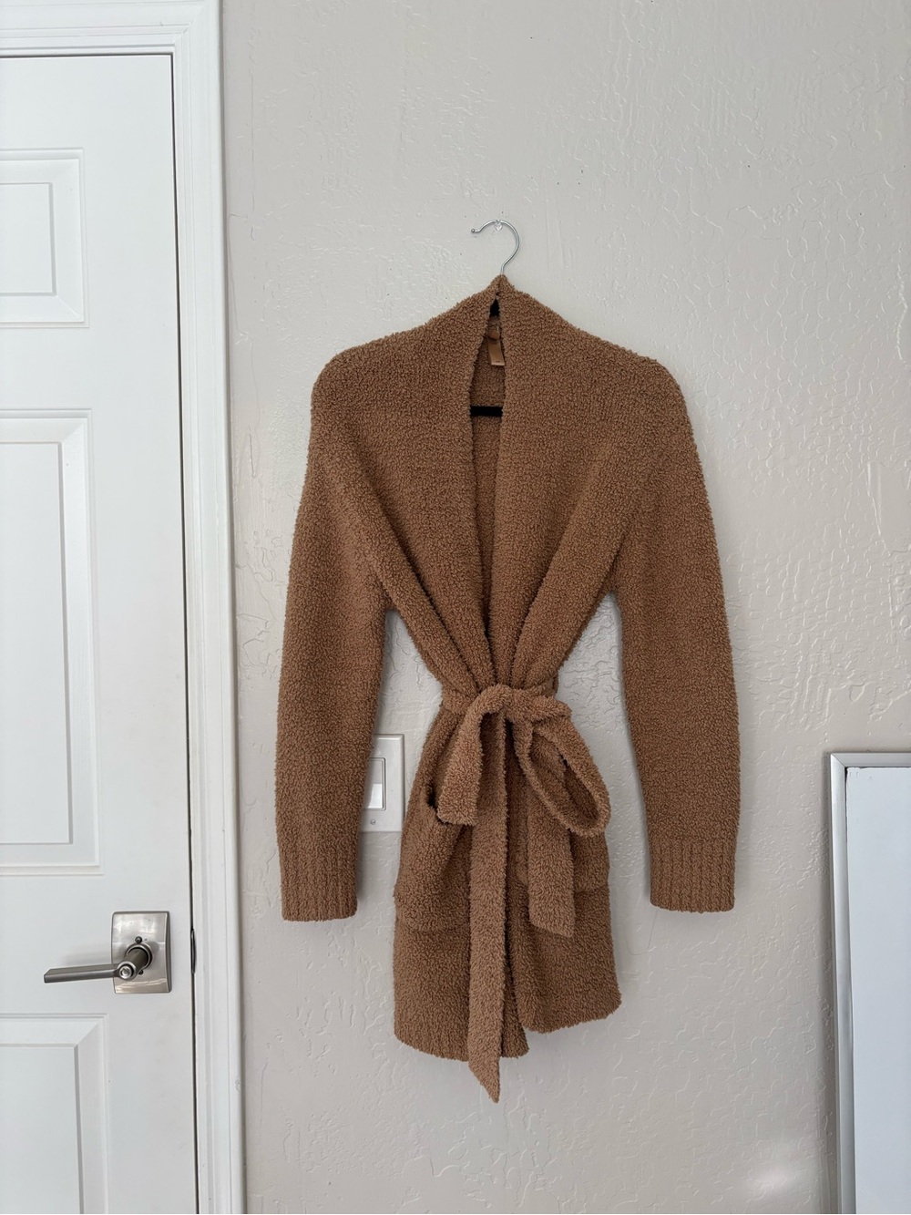 SKIMS Cozy Knit Short Robe in Camel Size Small / Medium - Picture 4 of 8